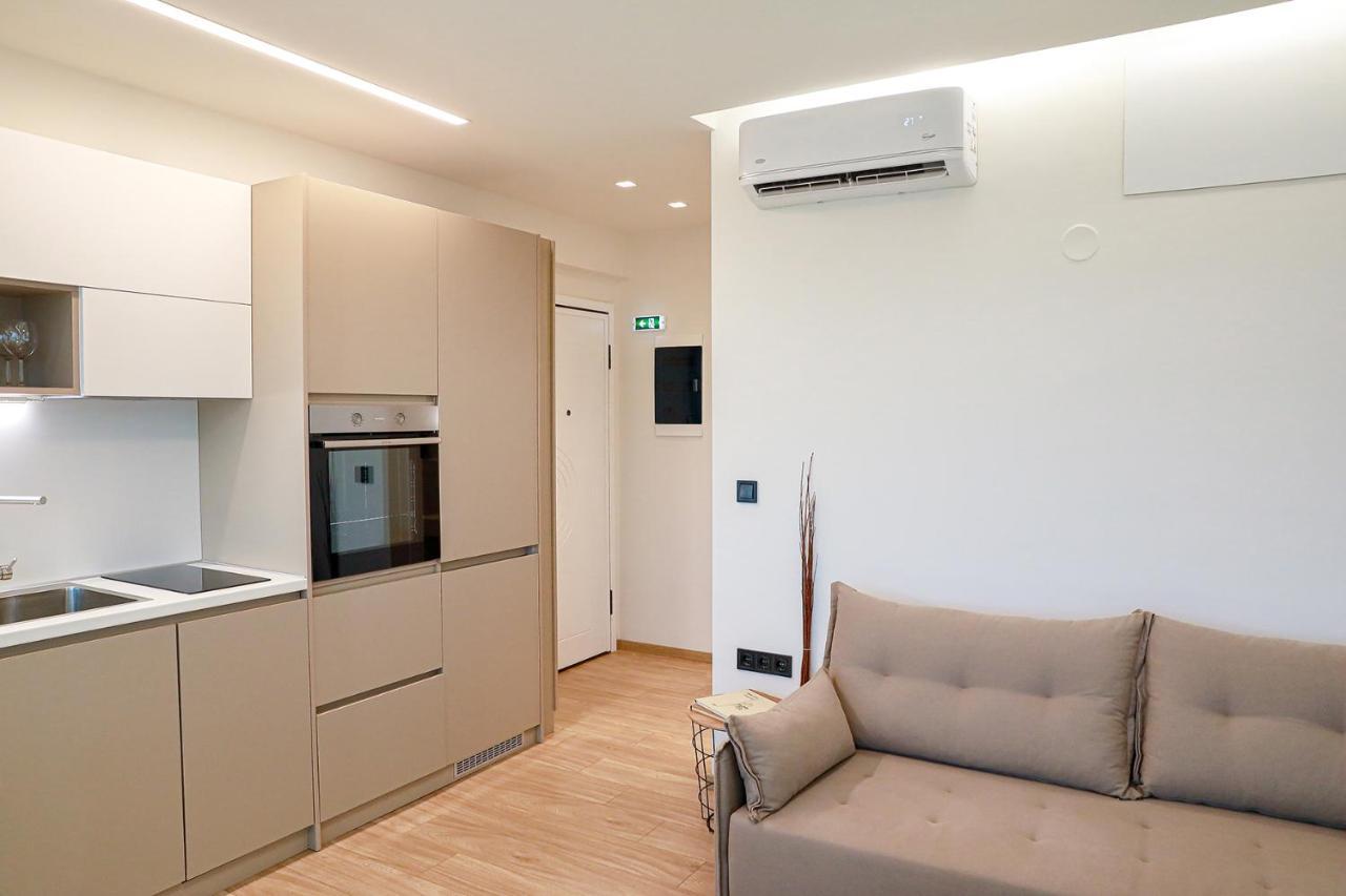 The First Key Luxury & Small Apartment In The Center Of Xanthi Bagian luar foto