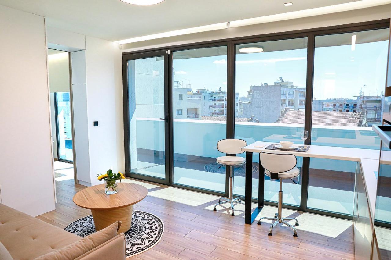 The First Key Luxury & Small Apartment In The Center Of Xanthi Bagian luar foto