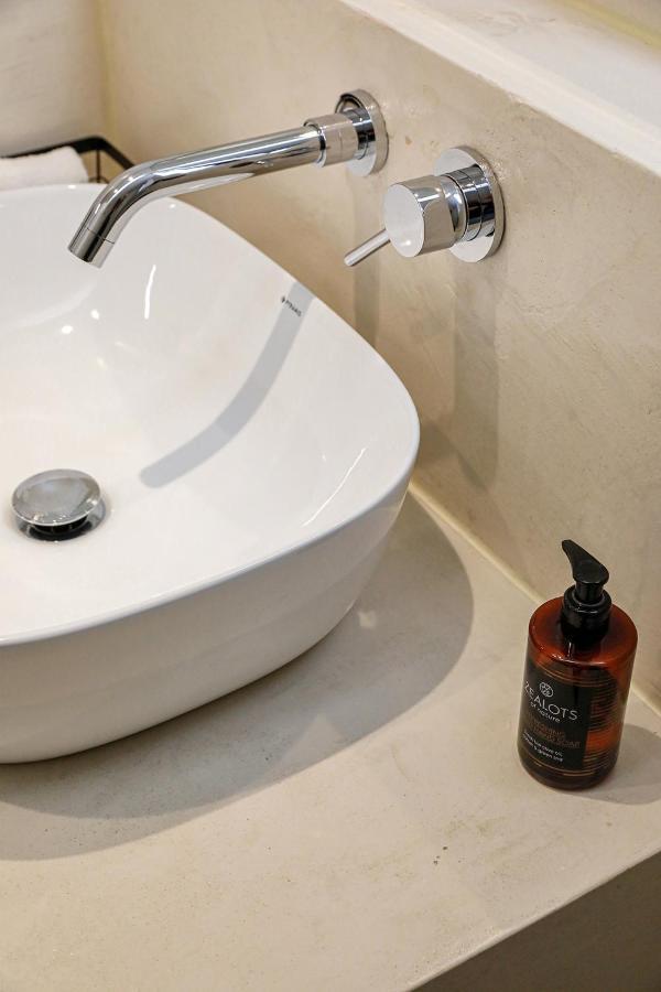 The First Key Luxury & Small Apartment In The Center Of Xanthi Bagian luar foto